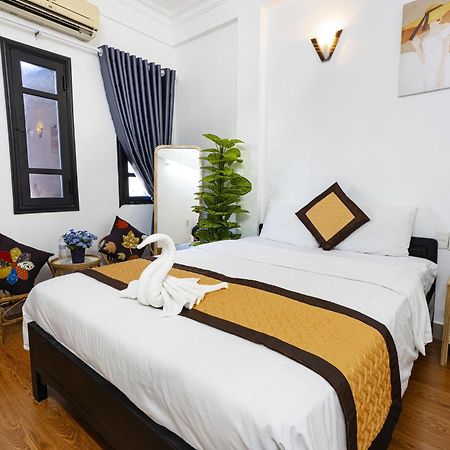 Casablanca Hotel Hue Bagian luar foto