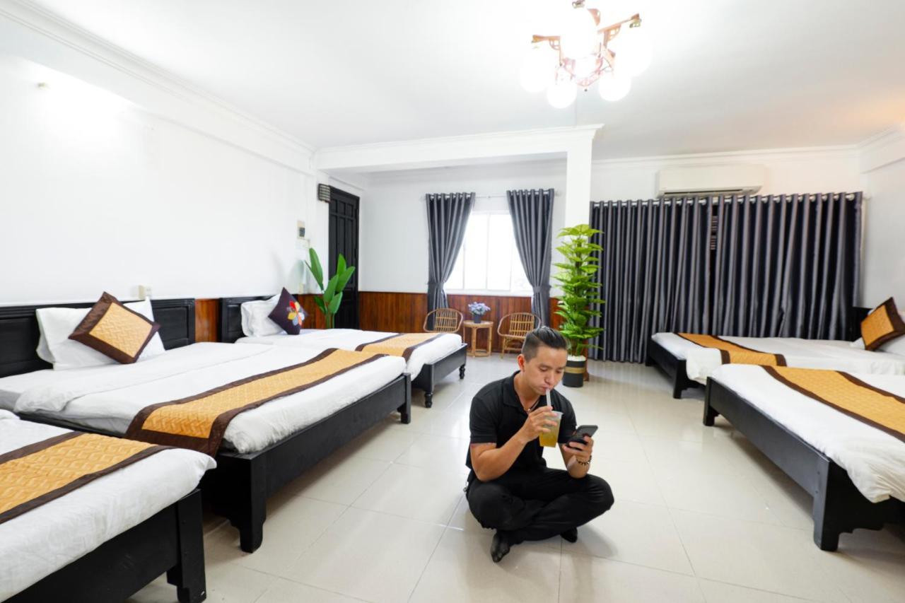 Casablanca Hotel Hue Bagian luar foto