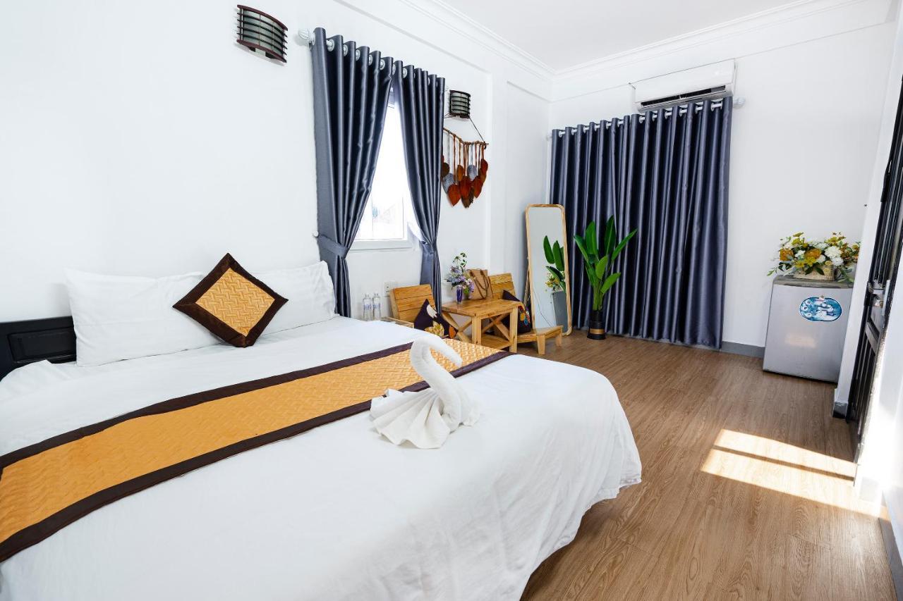 Casablanca Hotel Hue Bagian luar foto