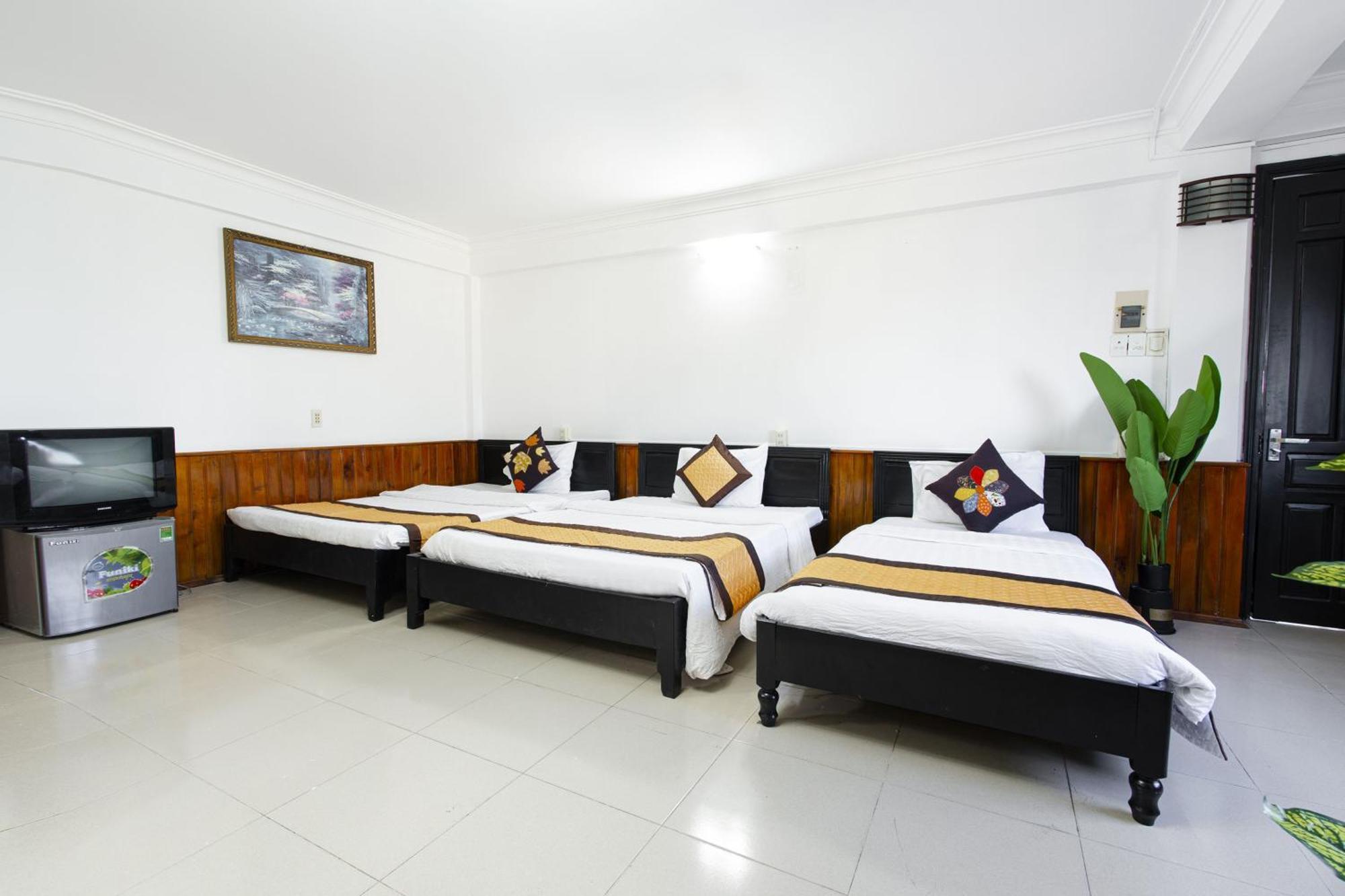 Casablanca Hotel Hue Bagian luar foto