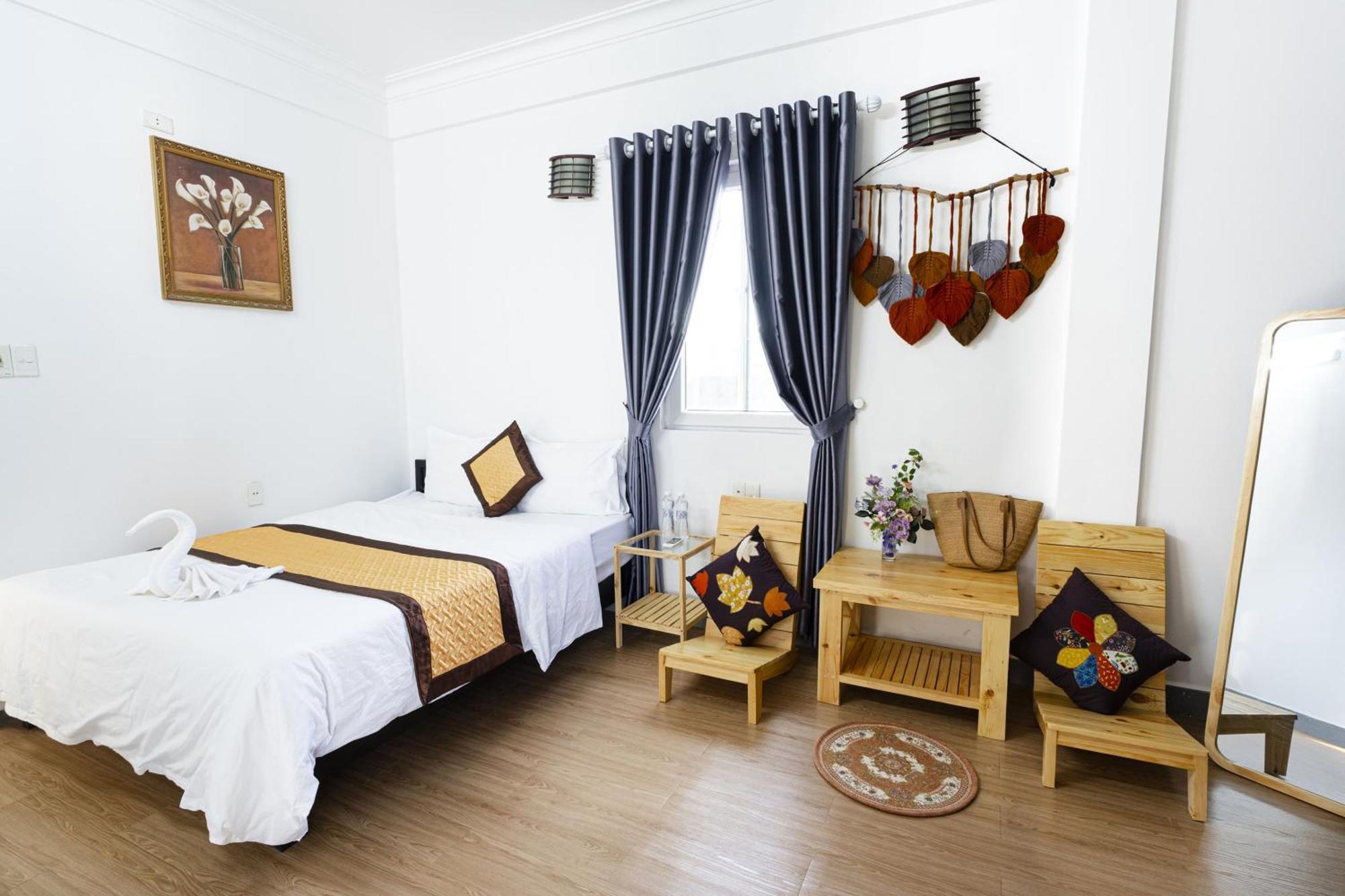 Casablanca Hotel Hue Bagian luar foto
