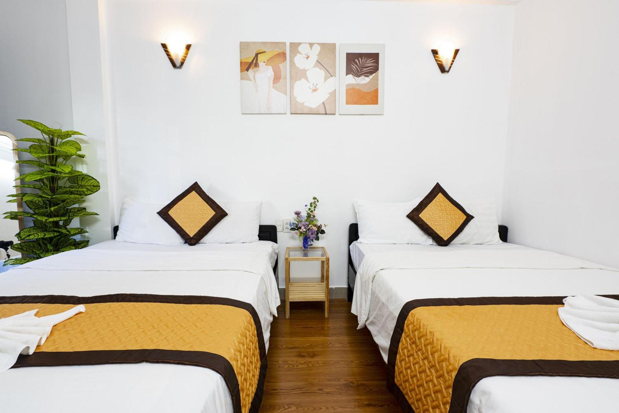 Casablanca Hotel Hue Bagian luar foto