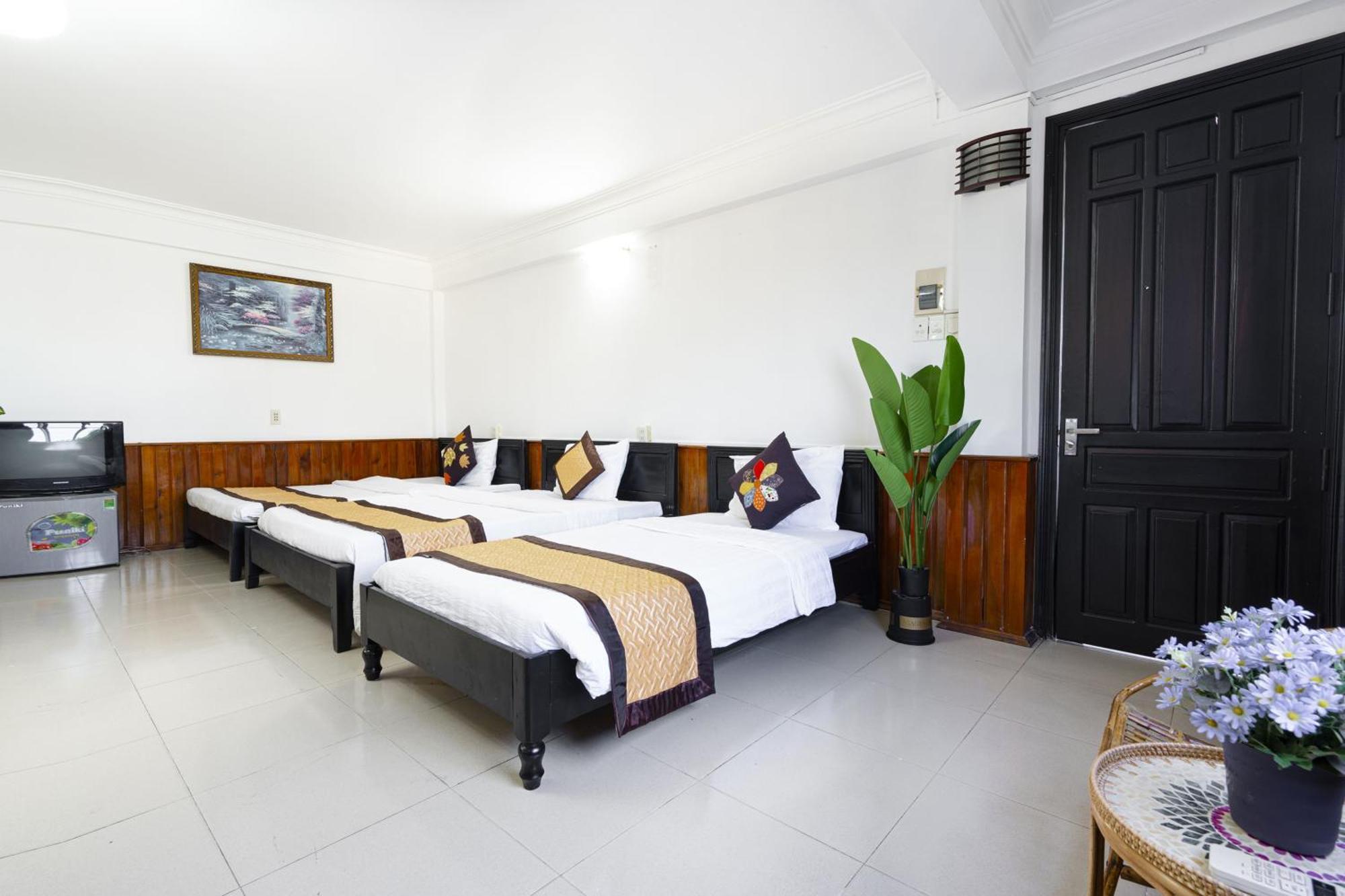Casablanca Hotel Hue Bagian luar foto