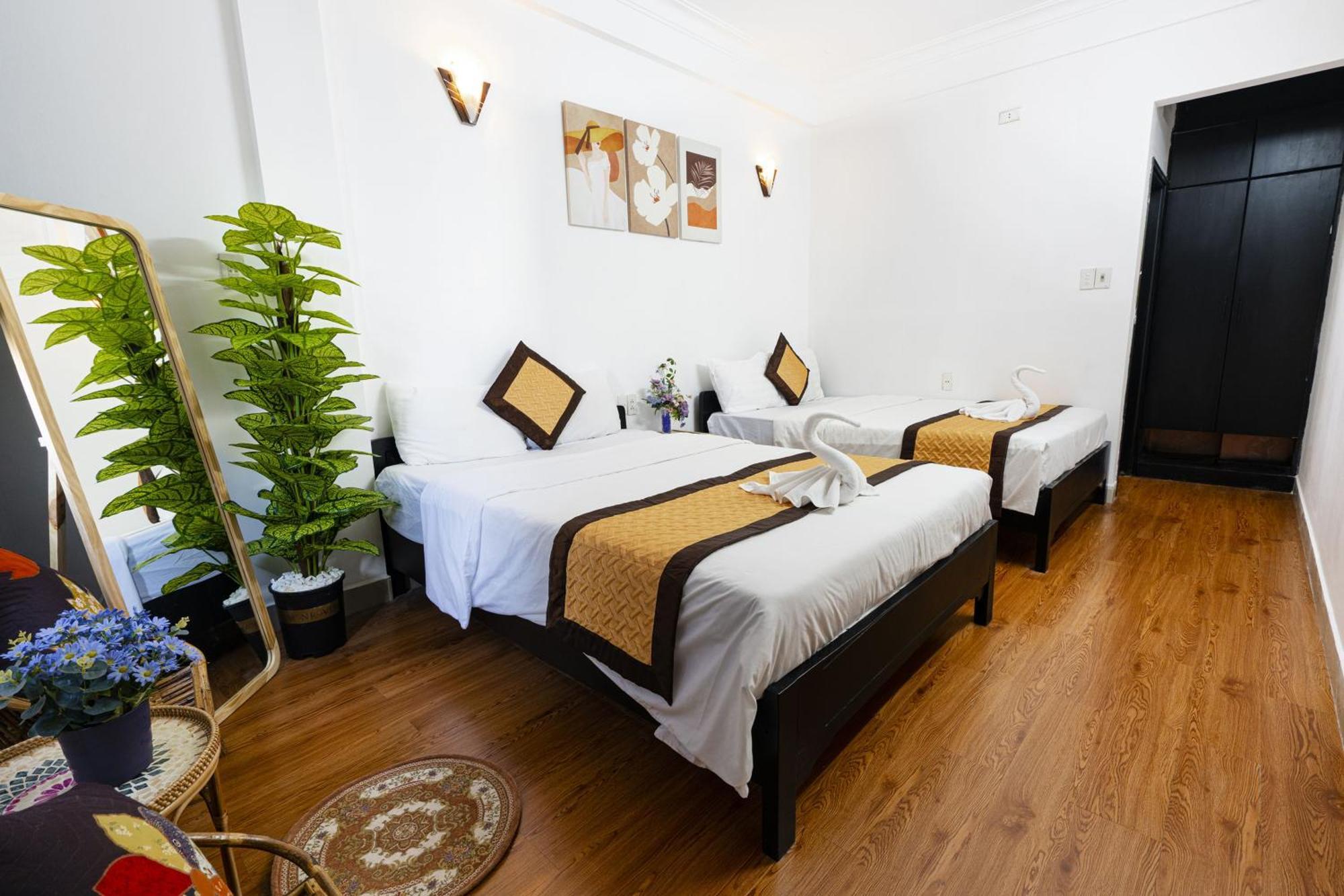 Casablanca Hotel Hue Bagian luar foto