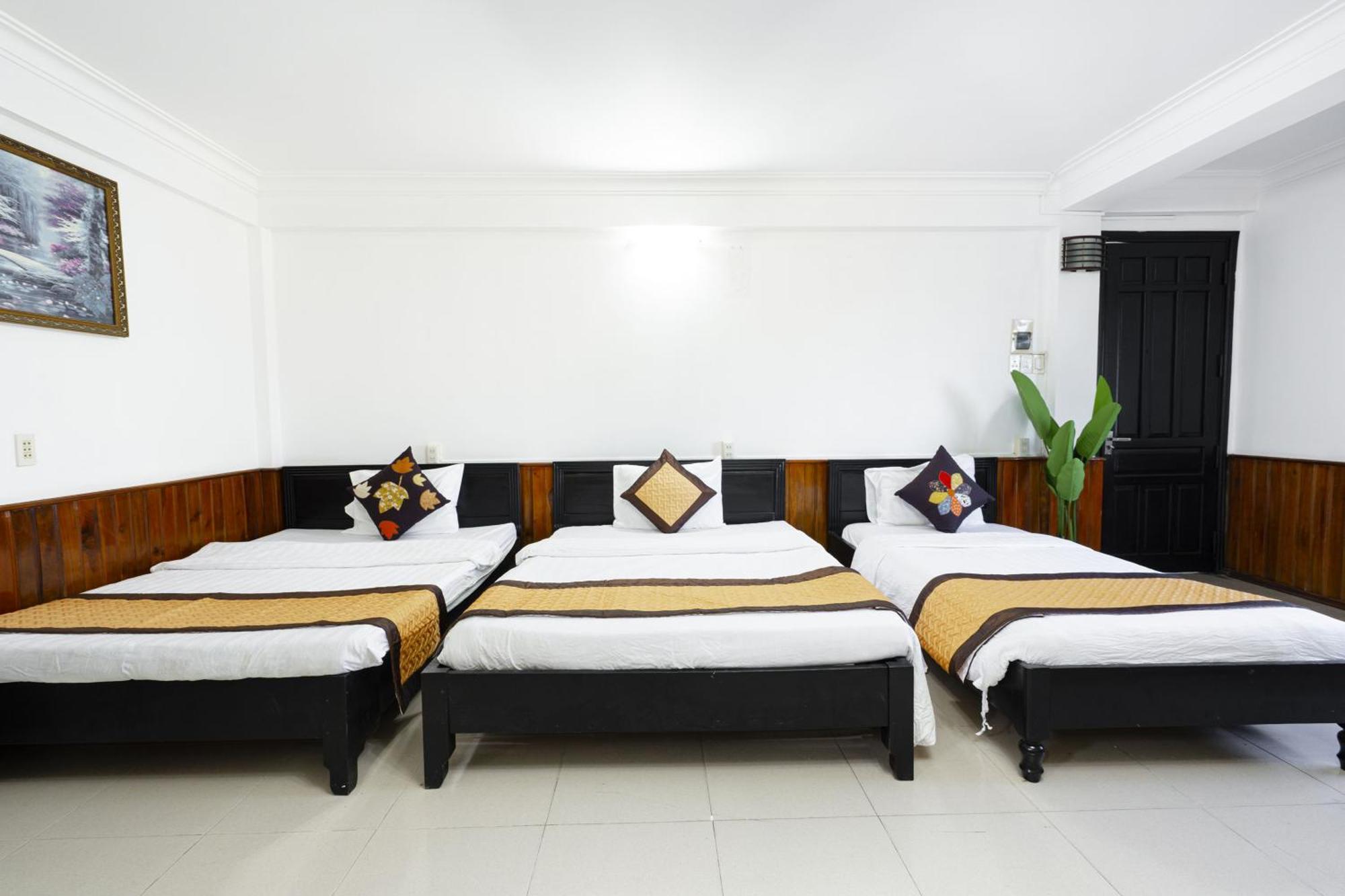 Casablanca Hotel Hue Bagian luar foto