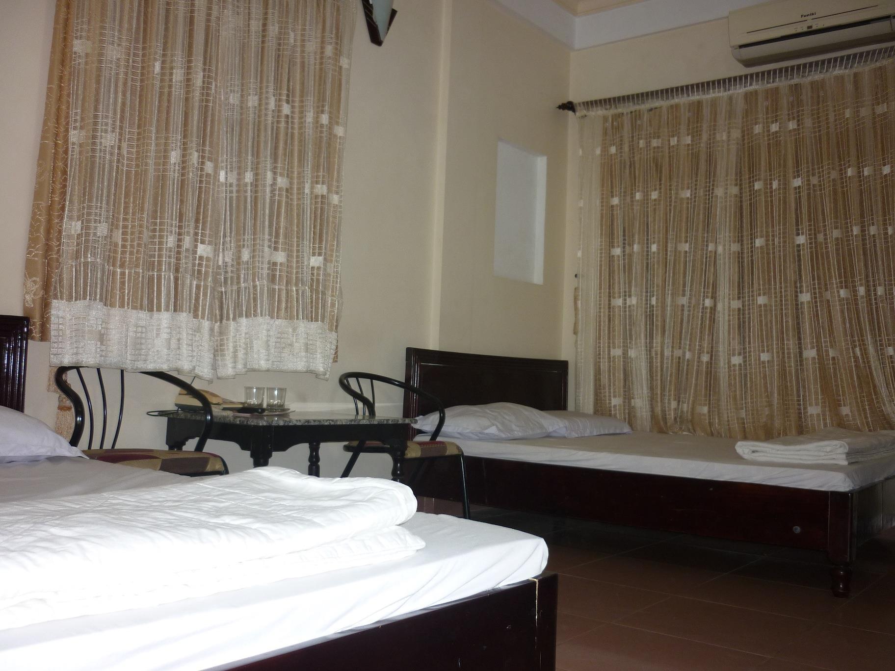 Casablanca Hotel Hue Bagian luar foto