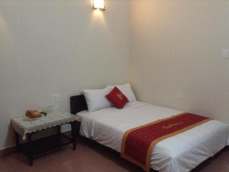 Casablanca Hotel Hue Bagian luar foto