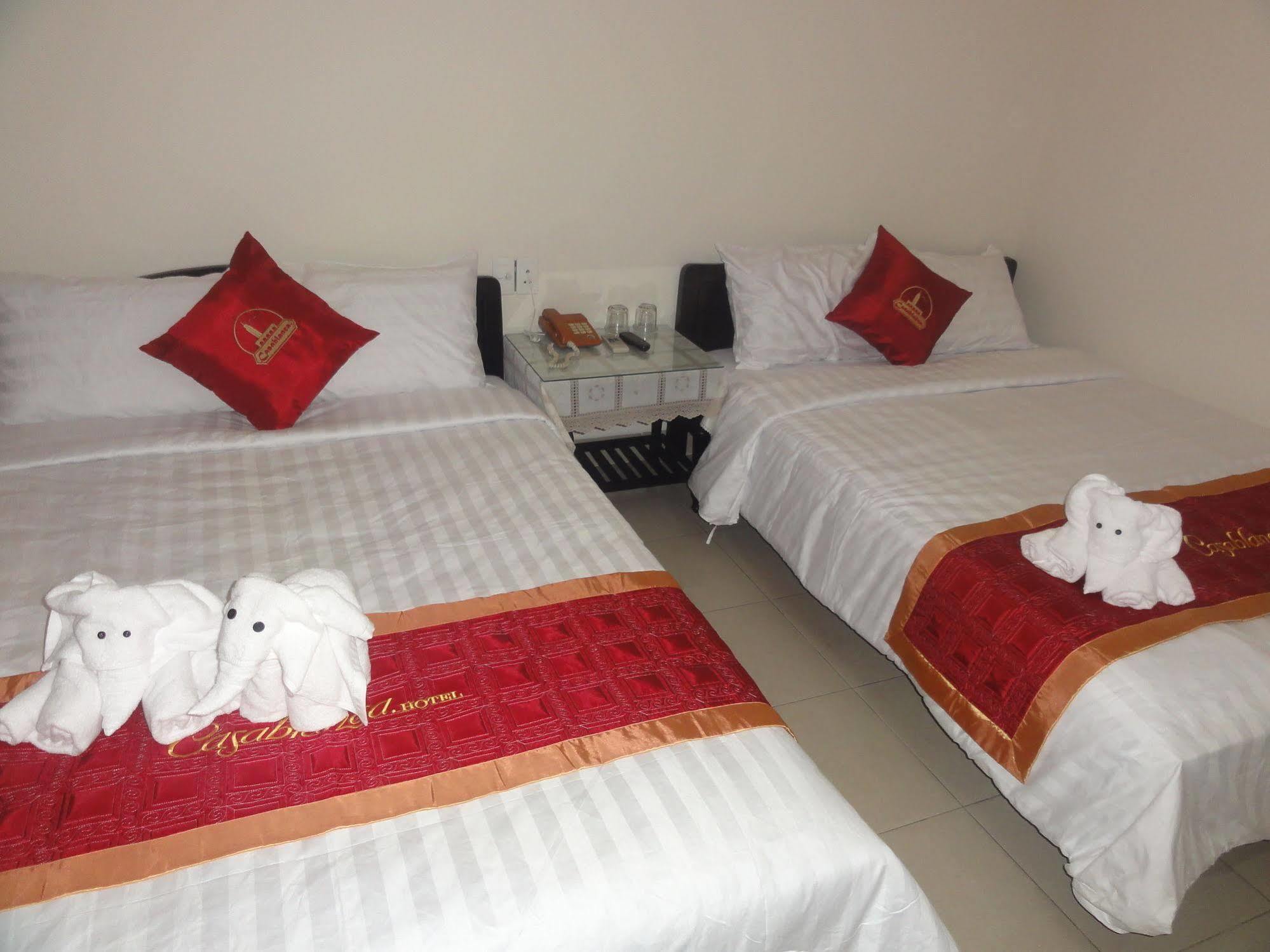 Casablanca Hotel Hue Bagian luar foto